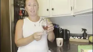 This Amazing Honey Dispenser Solves Messy Breakfast Problems