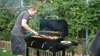 Угольный гриль для патио с двумя дверцами и двумя подъемными эмалированными поддонами для угля