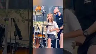 La figlia di CARMEN RUSSO &egrave; una batterista provetta ❤️