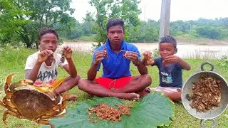 Crab Recipe//Tribal Children Catch Crabs And Cooking//Villagers Fishing Crabs