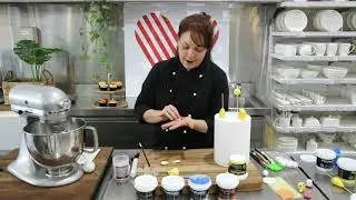 How to Make Animal Cake Toppers with Fondant