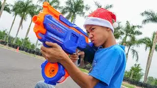 NERF WAR CHRISTMAS SANTA CLAUS BATTLE 2
