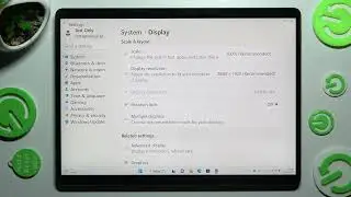 MICROSOFT SURFACE PRO 8 - How To Turn On & Off Auto Rotate Screen