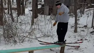 Прыжки на лыжах и перила во дворе.