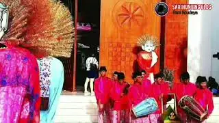 Meriah ngarak ondel ondel di depan musium