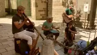 Busking in Saint-Malo | Trance dance Tribal Music
