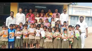 KVS NEWS// అనుమల చంద్రశేఖర్ ద్వితీయ వర్ధంతి సందర్భంగా విద్యార్థులకు పుస్తకాలు పంపిణీ