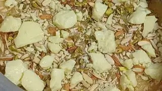 Degi Suji Halwa Shadiyo Wala!! Unique Suji Halwa 20 mnt Mae perfect measurements k sath banae #food 