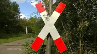 Neue Andreaskreuze an der Kanonenbahn