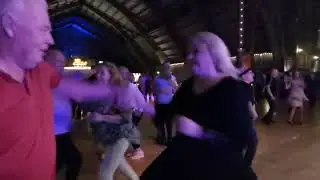 Lady banana og raggarkung med Streaplers på Uddeholmsladan Hagfors 19.5.23 Dansnytt Sonja Irene