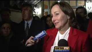 Ségolène Royal en larmes en quittant son QG