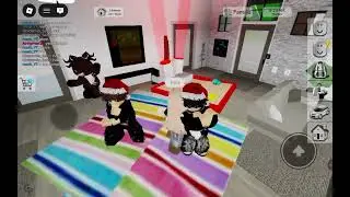 Jugando Roblox 