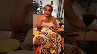 ทานข้าว#ต้มแซ่บเครื่องใน#ส้มตำ#ในยามเที่ยงคืน#พูดคุยเม้าส์มอยส์กันจ้า💜😀😋🍲🍷👍🏻🥗