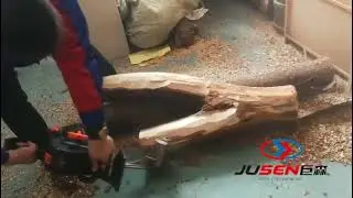 Dig bark machine刨树皮机工作视频