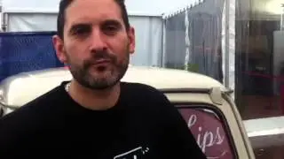 Le chef Luc Salsedo pr&eacute;sente la Socca au chocolat