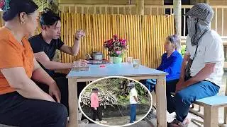 Sinh's father stole gold from his wife to compensate Bao, without Bao's knowledge.