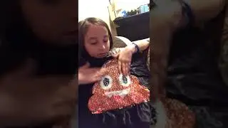 Arden reviews poop emoji 💩 pillow/plushie