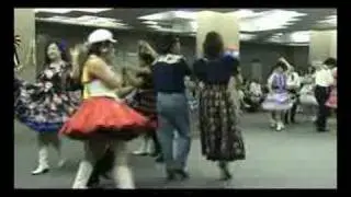 Square Dance - Green Green Grass of Home by Nancy Chen & Mac O'Jima