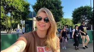 Busking in front of Saint Stephen's Green Park