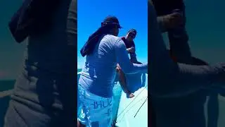Pescando en las costas de chiquila