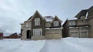 12 Thompson Wy, Springwater, ON L4M 4S4