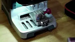 How to cut ford HU101 key using Xhorse dolphin 005?