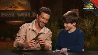 Jurassic World Rebirth | Jonathan Bailey Builds LEGO Without Instructions