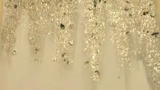 DIY Silver and White Abstract Wall Art | Silver Glitter Canvas Art #diycanvas #glitterwallart