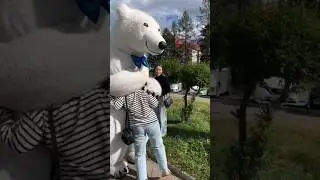 Белый Мишка лучший сюрприз на день рождения. The White Bear is the best birthday surprise #bear #wow