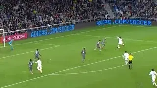 Carlos Vela ties Josef Martinez's 31 goal single-season record with brilliant curled finish!