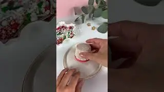 How to create a Flat top Cupcake with glitter stencil design for Christmas #cakedecorating