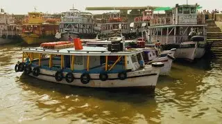 Boat Parking Gateway of India 