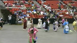 Women's Traditional Cloth Exhibition - 2011 Red Earth Pow Wow - Powwows.com Vintage
