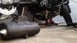CFMoto 400NK - A very quick sound check of open headers
