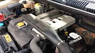 Range Rover P38 2.5 TD Straight six turbo diesel engine start up + rev sound