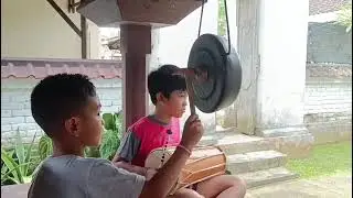 Gamelan abstrak