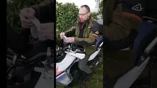 🔥 Stop &agrave; la bu&eacute;e sur ton casque ! Test de la lingette VISIOFOG 🏍️✨