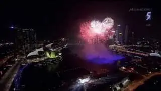 Marina Bay Singapore Countdown 2014 with Fireworks Displays