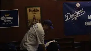 A Blind Crowd Member Surprises Jeff Garcia