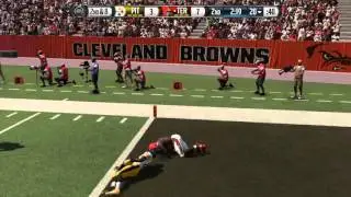 Madden NFL 16 UT : Russell Wilson touchdown saving strip