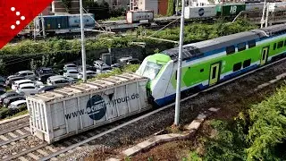 Incidente ferroviario a Milano, coinvolti 3 treni: le immagini dal drone