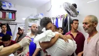 WARNING: GRAPHIC CONTENT &ndash; Palestinian militants fire rockets at Israel after Gaza air strikes