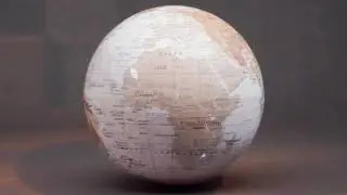 Revolving Globe @Menkind