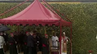 Papa Leone XIV svela un mosaico mariano e la statua di S. Rosa da Lima 