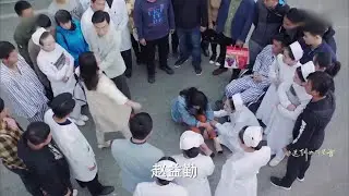 Жена в порыве гнева пнула любовницу мужа, а та влепила ей пощечину, чтобы не отставать