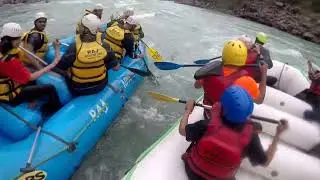 Ultimate Rescue while Rafting in Rishikesh | River Rafting Accident | Crazy Experience