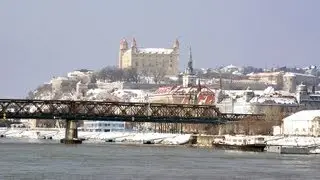 BRATISLAVA  Pressburg / Eslovaquia Slovakia / City tour, turismo, tourism, travel, guide, cityscape