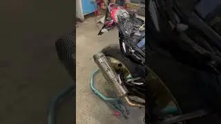 Suzuki GSR 750 GIANNELLI exhaust🤭🤭🤭@jana35