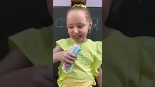 Девочка ест мел! Как думаете, из чего он?