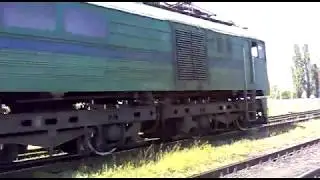 ВЛ8-1595 с грузовым поездом